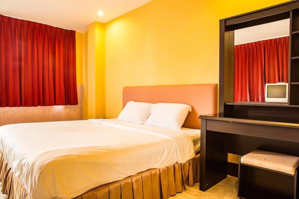 Fnb Hotel Central Паттая Екстер'єр фото