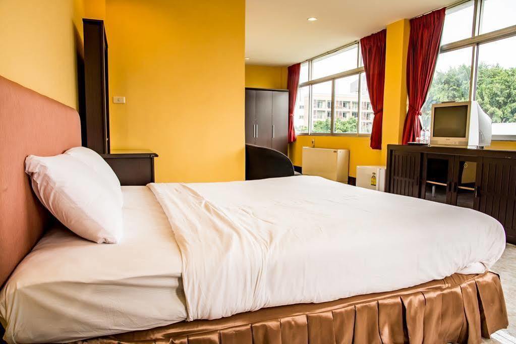 Fnb Hotel Central Паттая Екстер'єр фото
