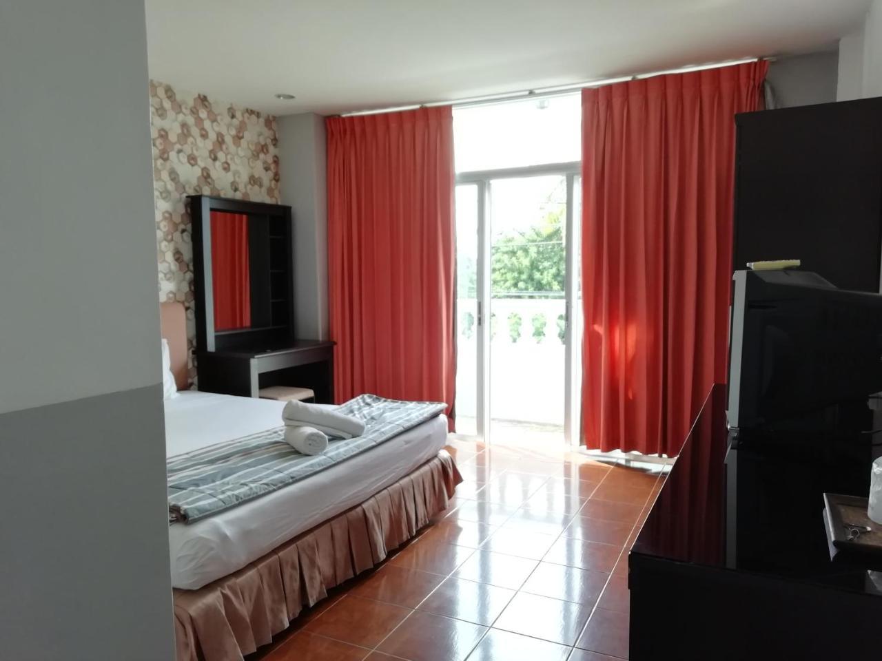 Fnb Hotel Central Паттая Екстер'єр фото
